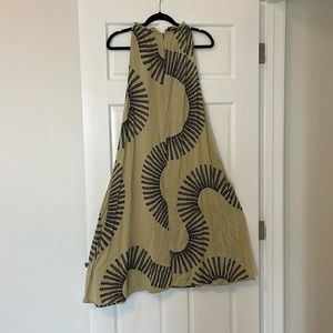 Manaola midi dress size medium